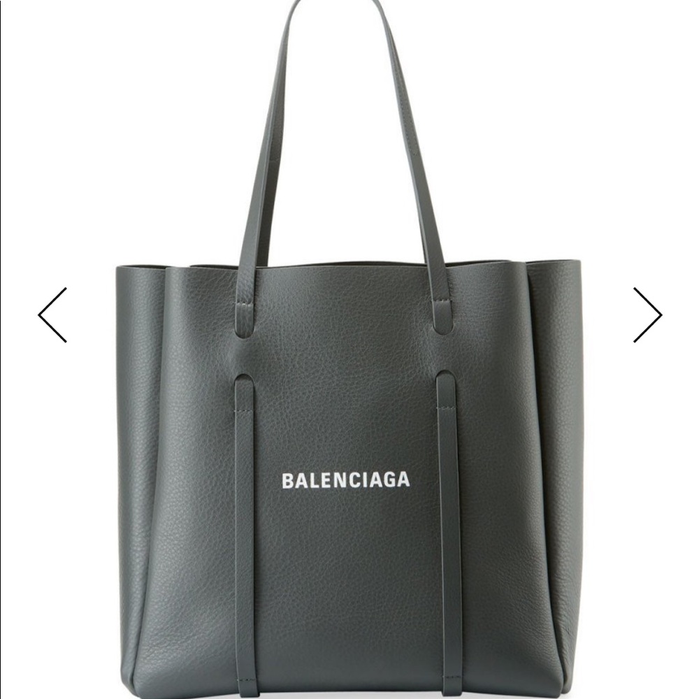 Balenciaga ‘everyday medium tote’
